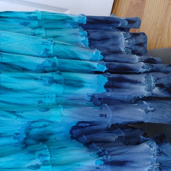 💙 Creative Looks Skirt/ Free Scarf! - Picture 10 of 12